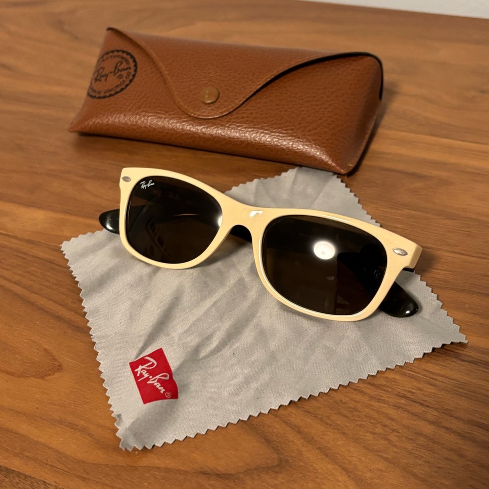 Ray-Ban Wayfarer Cream and Tortoise Sunglasses with Case
